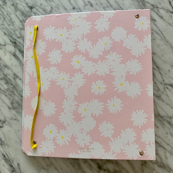 Kate Spade, Bridal Planner Binder "Love is all around." - Picture 5 of 7